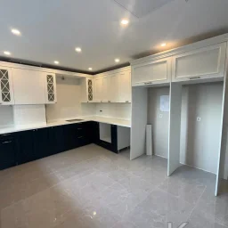 Lacivert Cadde Suadiye Yalı Parseli Deniz Ve Doğa İle İçiçe Sıfır 190m² Net 4+1