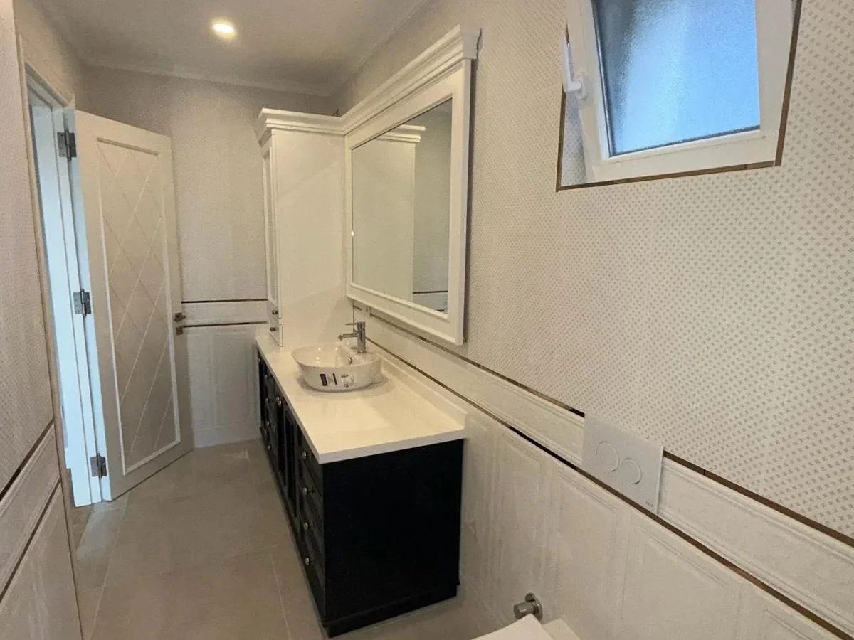 Lacivert Cadde Suadiye Yalı Parseli Deniz Ve Doğa İle İçiçe Sıfır 190m² Net 4+1