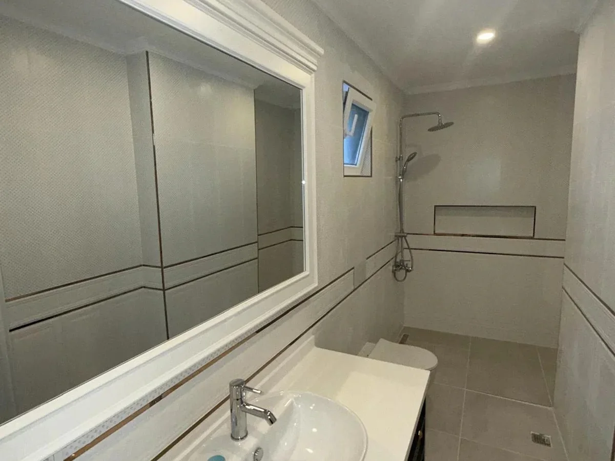 Lacivert Cadde Suadiye Yalı Parseli Deniz Ve Doğa İle İçiçe Sıfır 190m² Net 4+1