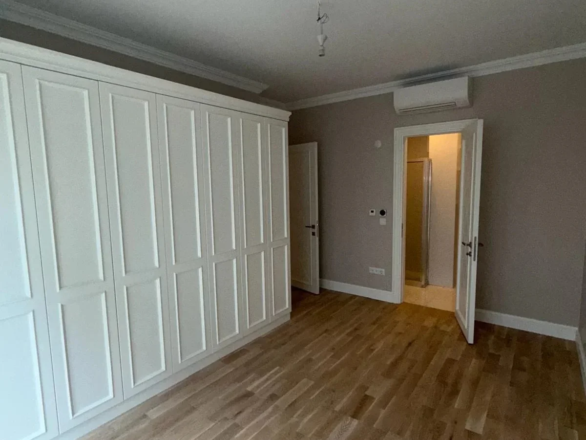 Lacivert Cadde Suadiye Yalı Parseli Deniz Ve Doğa İle İçiçe Sıfır 190m² Net 4+1