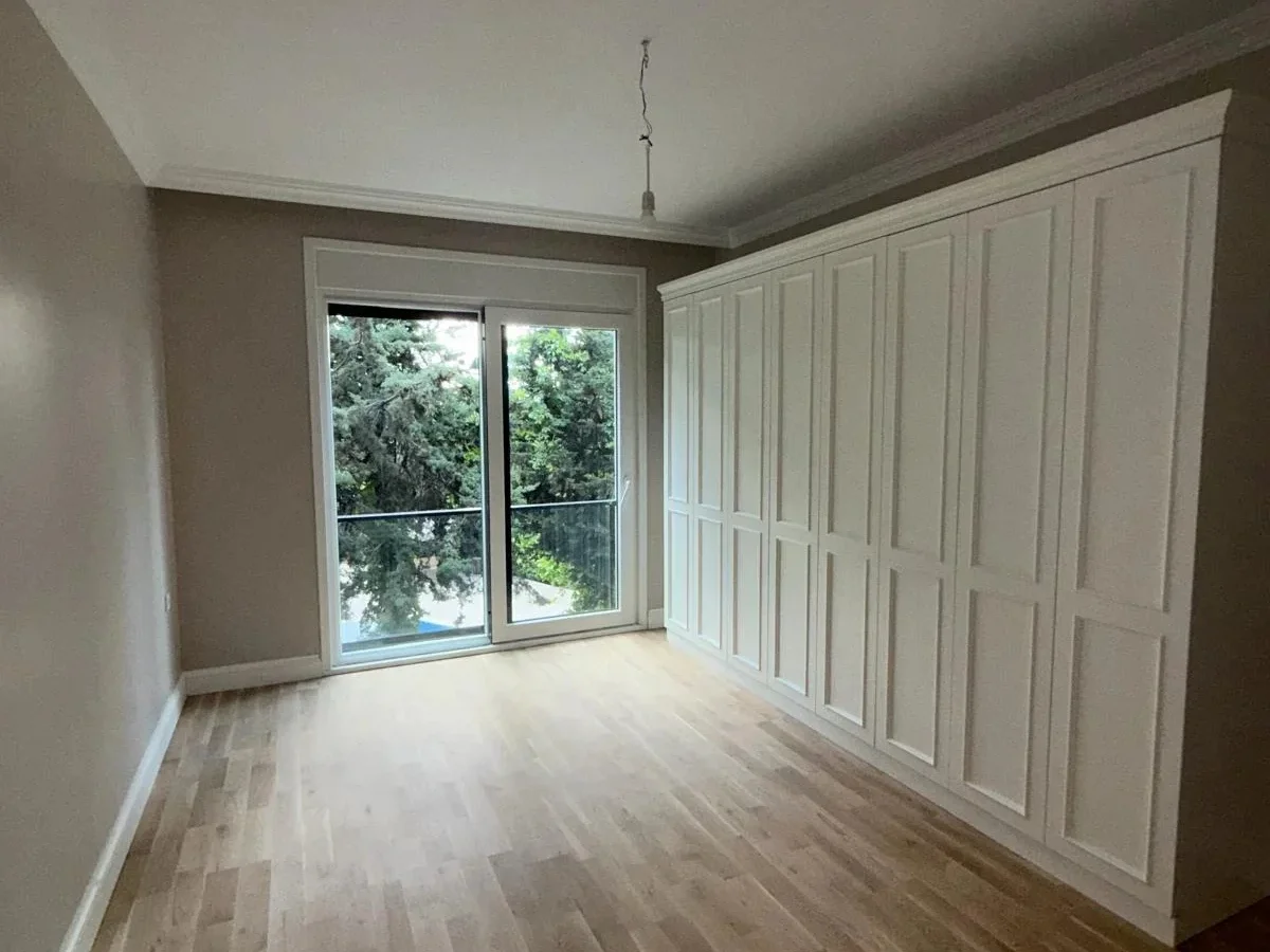 Lacivert Cadde Suadiye Yalı Parseli Deniz Ve Doğa İle İçiçe Sıfır 190m² Net 4+1