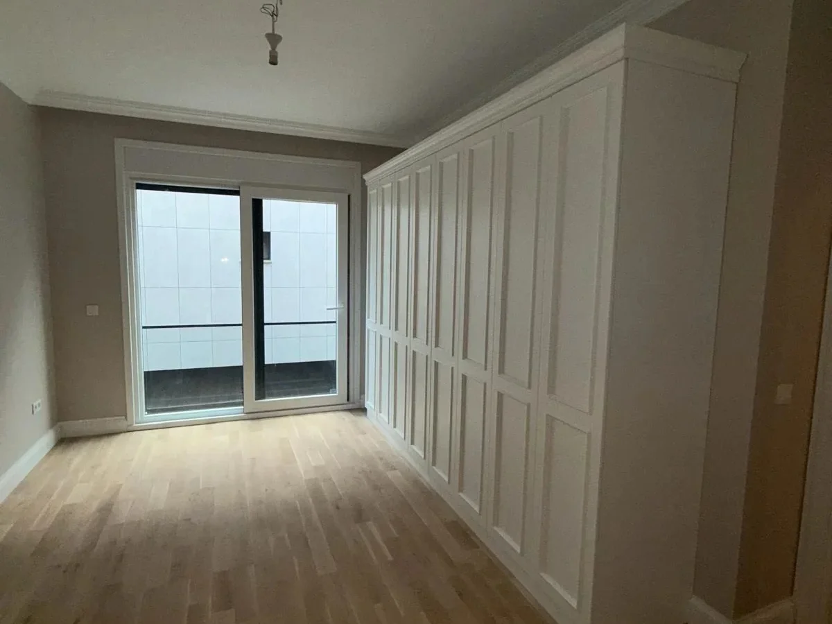 Lacivert Cadde Suadiye Yalı Parseli Deniz Ve Doğa İle İçiçe Sıfır 190m² Net 4+1