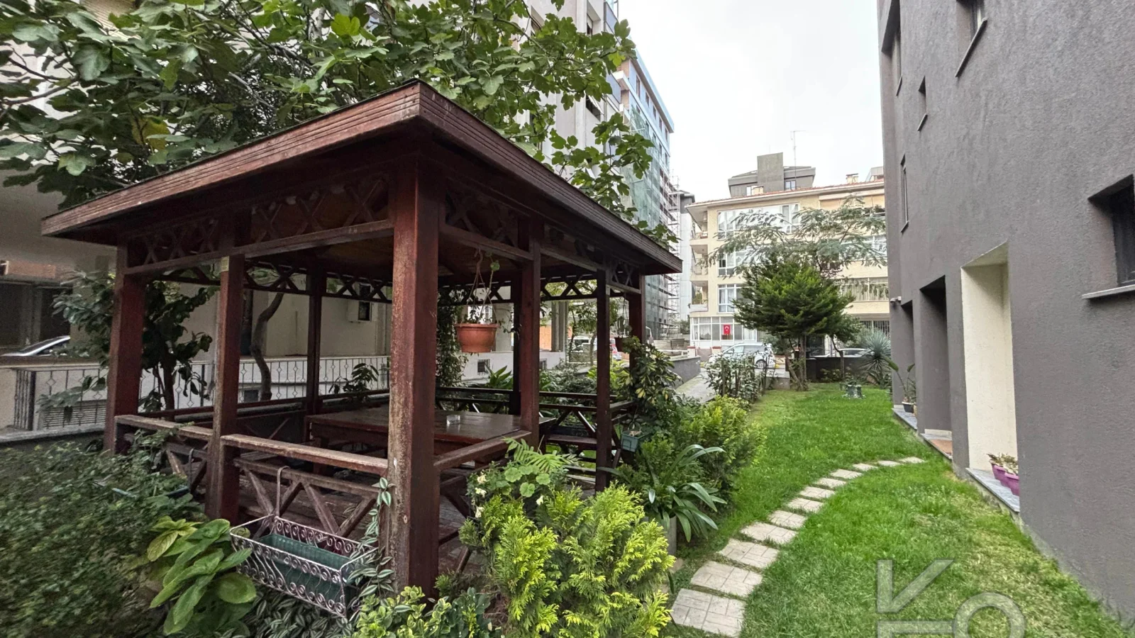 Laci̇vertcadde Caddebostan 2015 Yapimi İçi̇ Yeni̇lenmi̇ş 3+1