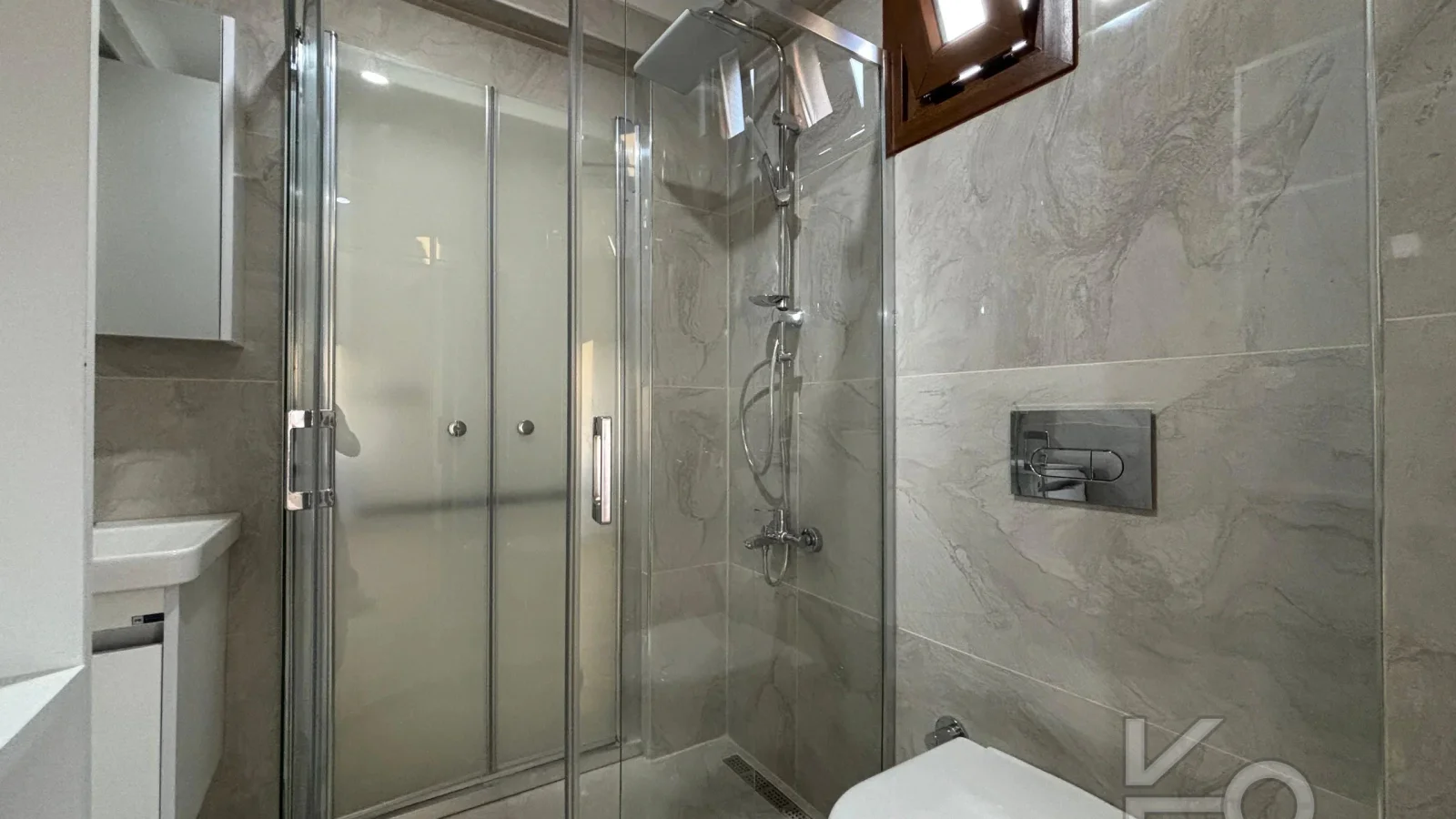 Laci̇vertcadde Caddebostan 2015 Yapimi İçi̇ Yeni̇lenmi̇ş 3+1