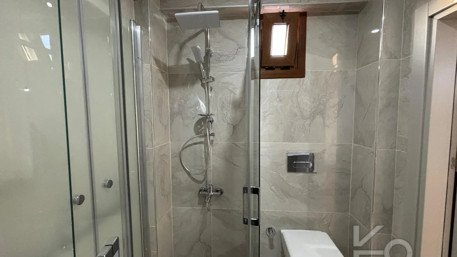 Laci̇vertcadde Caddebostan 2015 Yapimi İçi̇ Yeni̇lenmi̇ş 3+1
