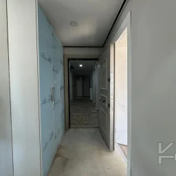 Laci̇vert Cadde Kozyataği Yatirimlik/oturumluk Firsat 52m²net 1+1