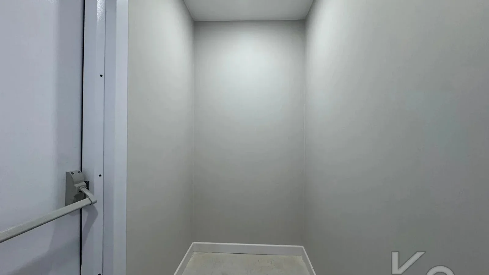 Laci̇vert Cadde Kozyataği Yatirimlik/oturumluk Firsat 52m²net 1+1