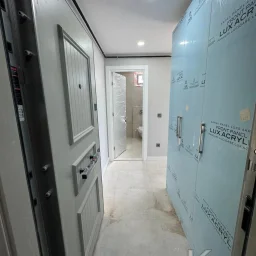 Laci̇vert Cadde Kozyataği Yatirimlik/oturumluk Firsat 52m²net 1+1