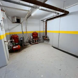 Kozyatağı Merkezi Konumda Geniş Kullanımlı Satılık 2+1 Daire