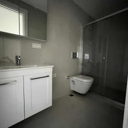 Kozyatağı Merkezi Konumda Geniş Kullanımlı Satılık 2+1 Daire