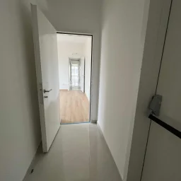 Kozyatağı Merkezi Konumda Geniş Kullanımlı Satılık 2+1 Daire