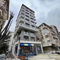 Kozyatağı Merkezi Konumda Geniş Kullanımlı Satılık 2+1 Daire