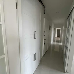 Kozyatağı Merkezi Konumda Geniş Kullanımlı Satılık 2+1 Daire