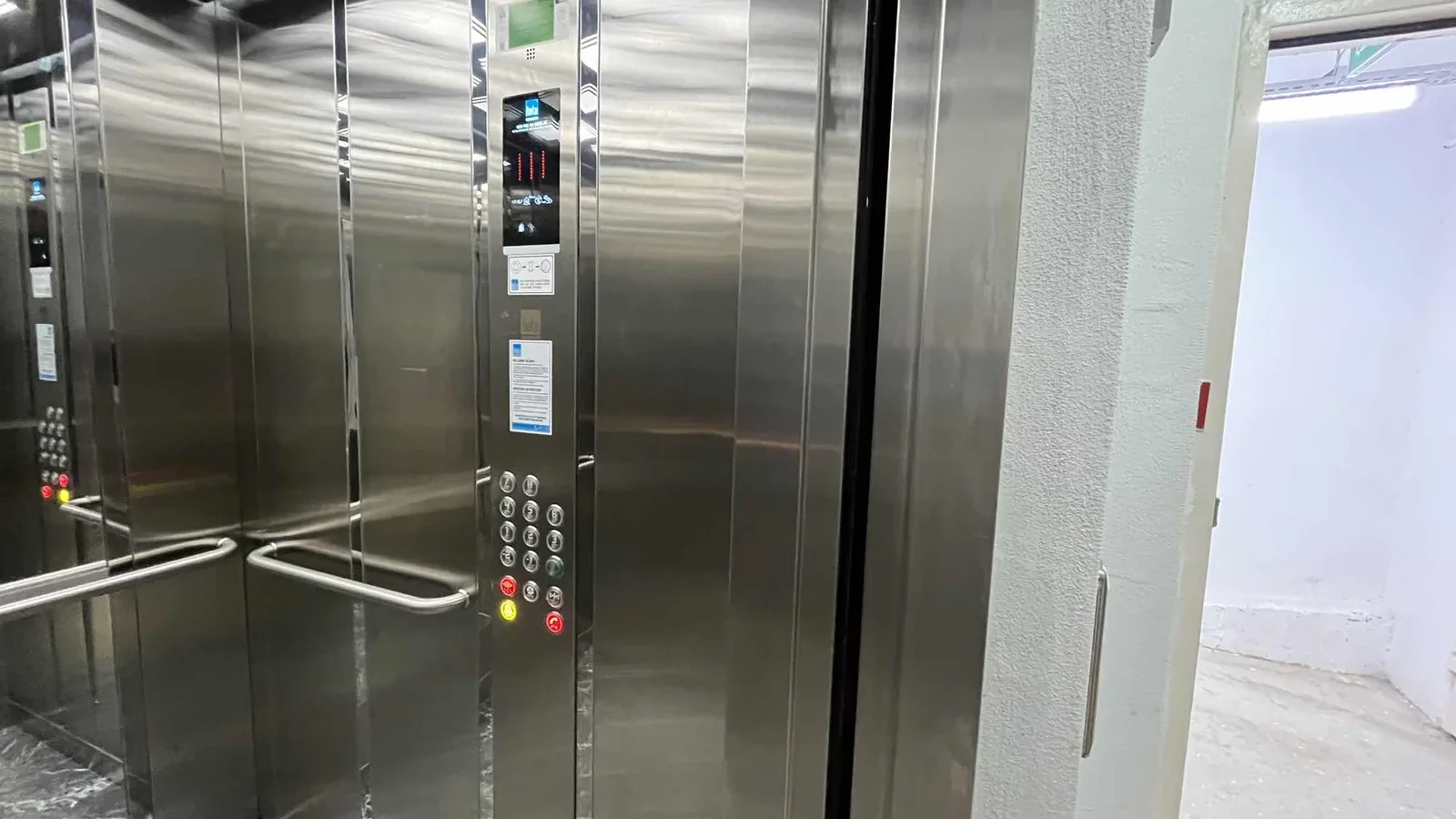 Kozyatağı Merkezi Konumda Geniş Kullanımlı Satılık 2+1 Daire