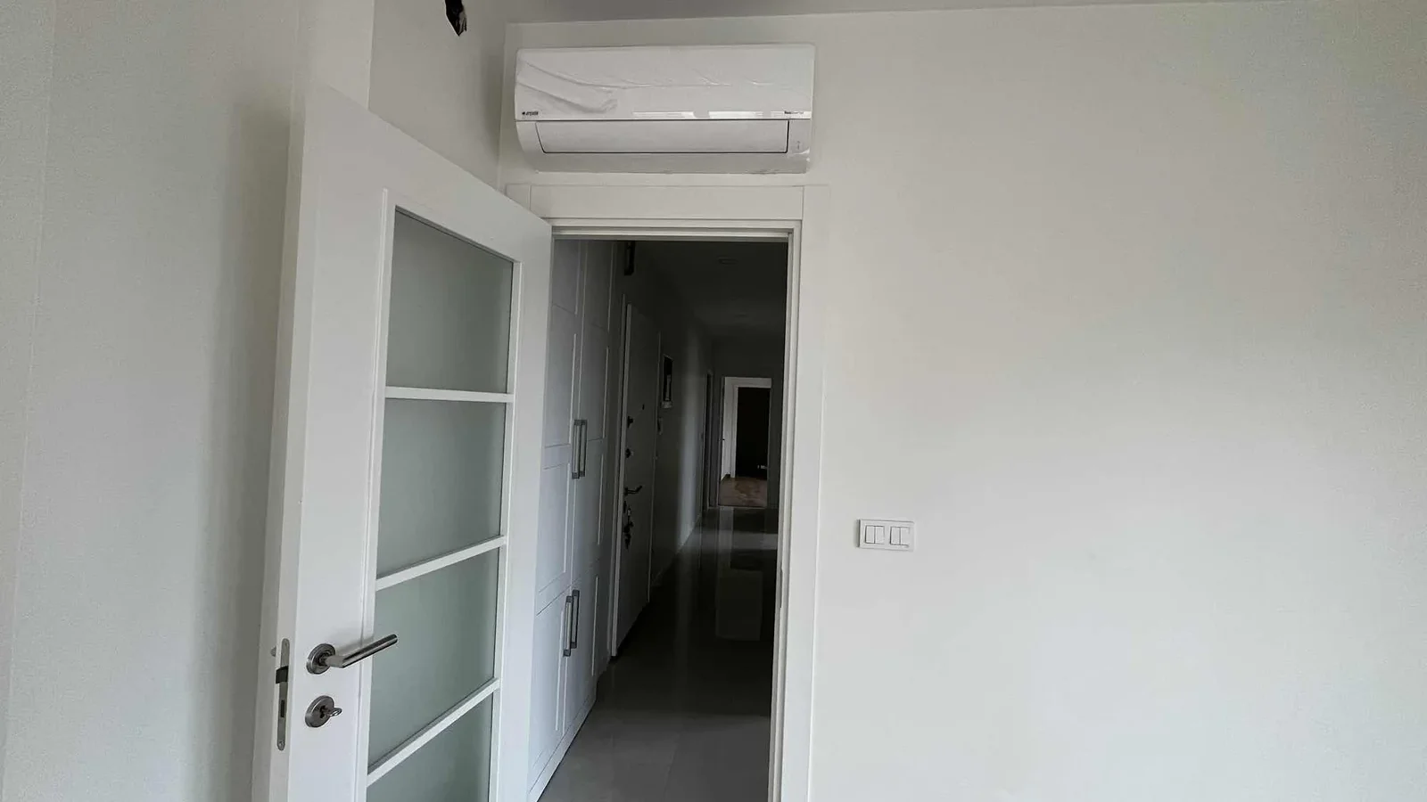 Kozyatağı Merkezi Konumda Geniş Kullanımlı Satılık 2+1 Daire