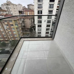 Kozyatağı Merkezi Konumda Geniş Kullanımlı Satılık 2+1 Daire