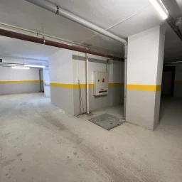 Kozyatağı Merkezi Konumda Geniş Kullanımlı Satılık 2+1 Daire