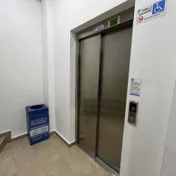 Kozyatağı Merkezi Konumda Geniş Kullanımlı Satılık 2+1 Daire