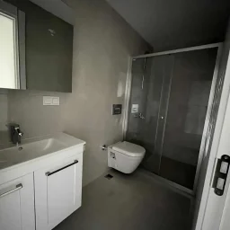 Kozyatağı Merkezi Konumda Geniş Kullanımlı Satılık 2+1 Daire