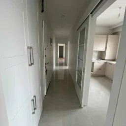 Kozyatağı Merkezi Konumda Geniş Kullanımlı Satılık 2+1 Daire