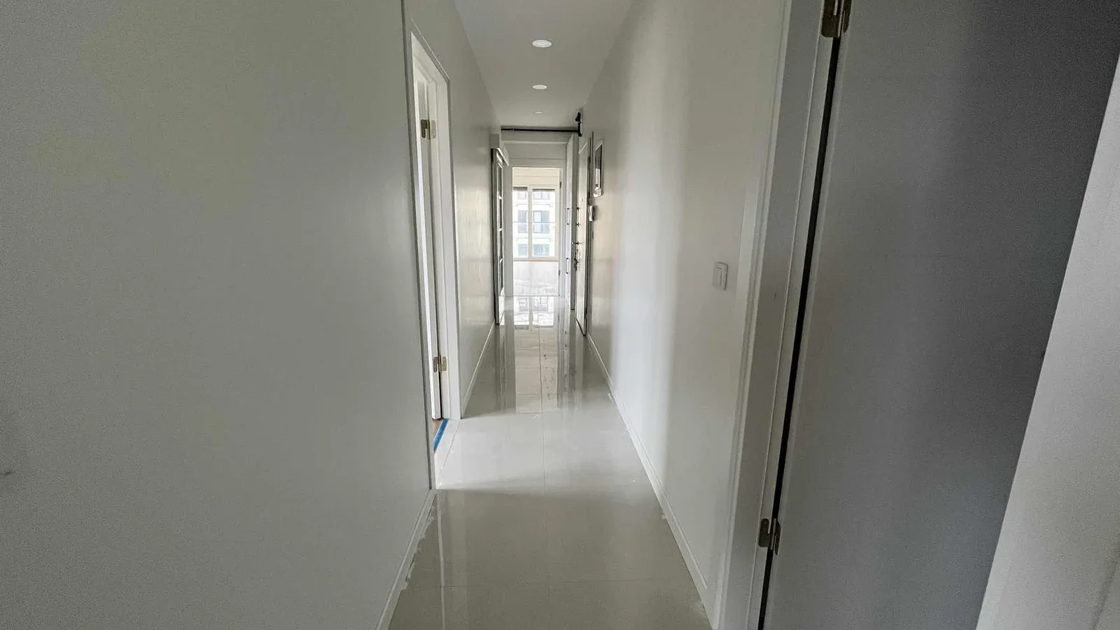 Kozyatağı Merkezi Konumda Geniş Kullanımlı Satılık 2+1 Daire