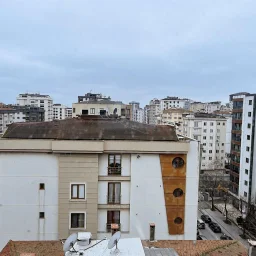 Kozyatağı Merkezi Konumda Geniş Kullanımlı Satılık 2+1 Daire