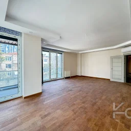 Academy Caddebostan İskele Sokak İş Yeri̇ne Uygun Balkonlu 120m2 Net 3+1 Sifir Bi̇na
