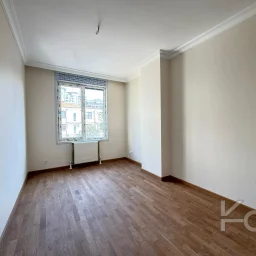 Academy Caddebostan İskele Sokak İş Yeri̇ne Uygun Balkonlu 120m2 Net 3+1 Sifir Bi̇na