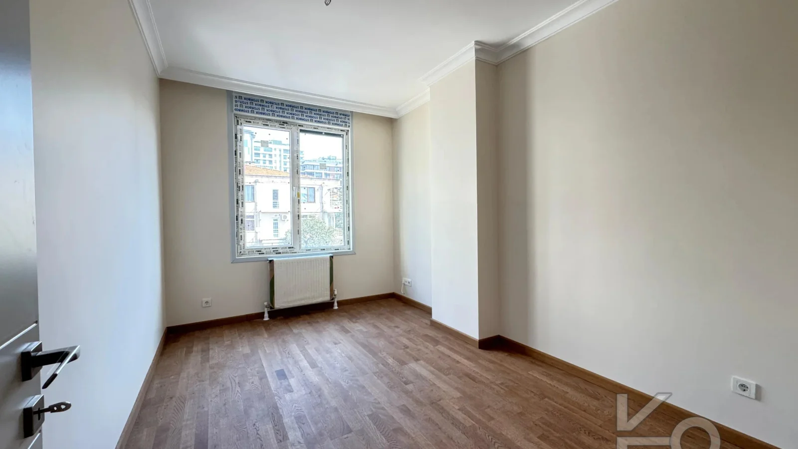 Academy Caddebostan İskele Sokak İş Yeri̇ne Uygun Balkonlu 120m2 Net 3+1 Sifir Bi̇na