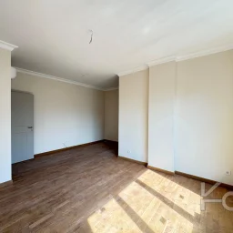 Academy Caddebostan İskele Sokak İş Yeri̇ne Uygun Balkonlu 120m2 Net 3+1 Sifir Bi̇na