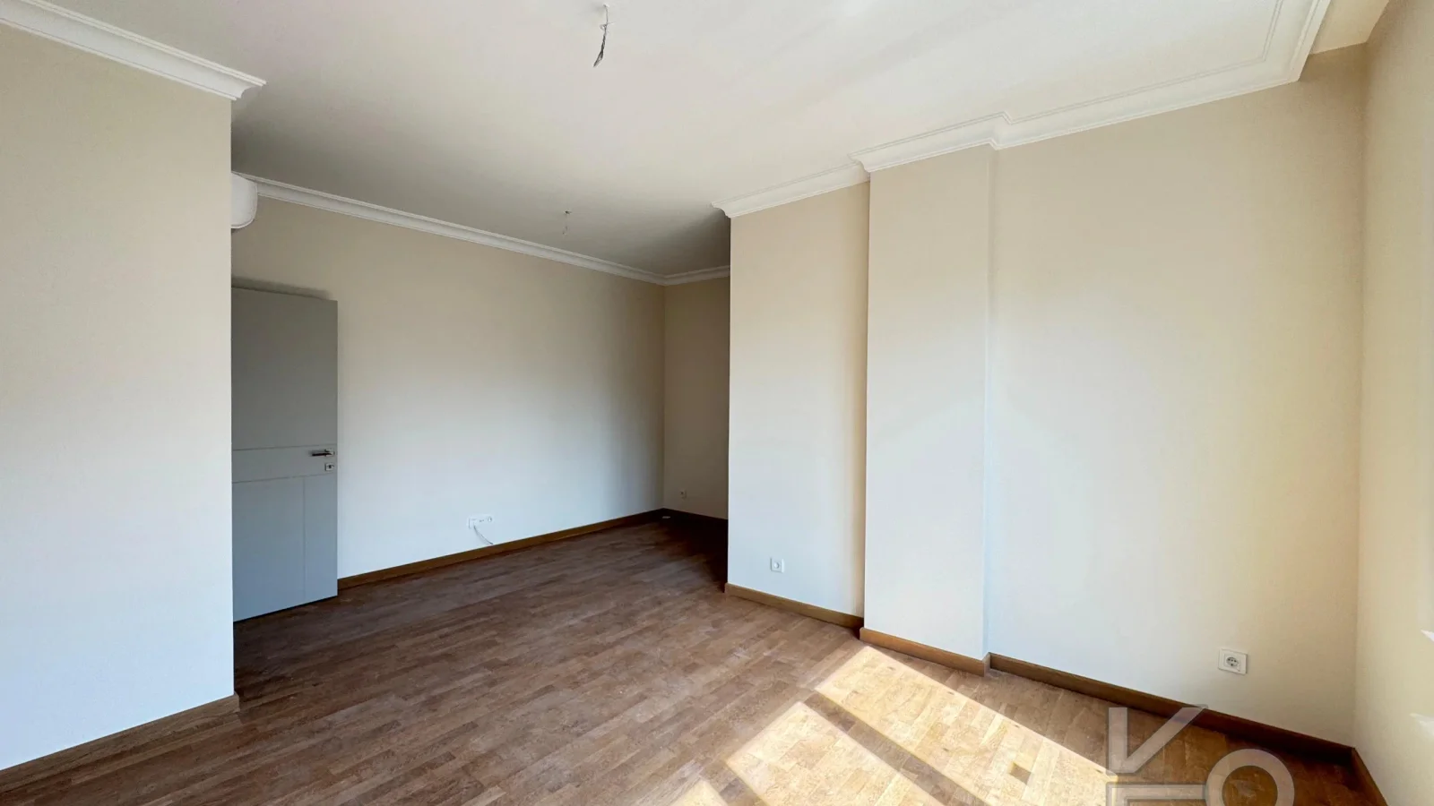Academy Caddebostan İskele Sokak İş Yeri̇ne Uygun Balkonlu 120m2 Net 3+1 Sifir Bi̇na