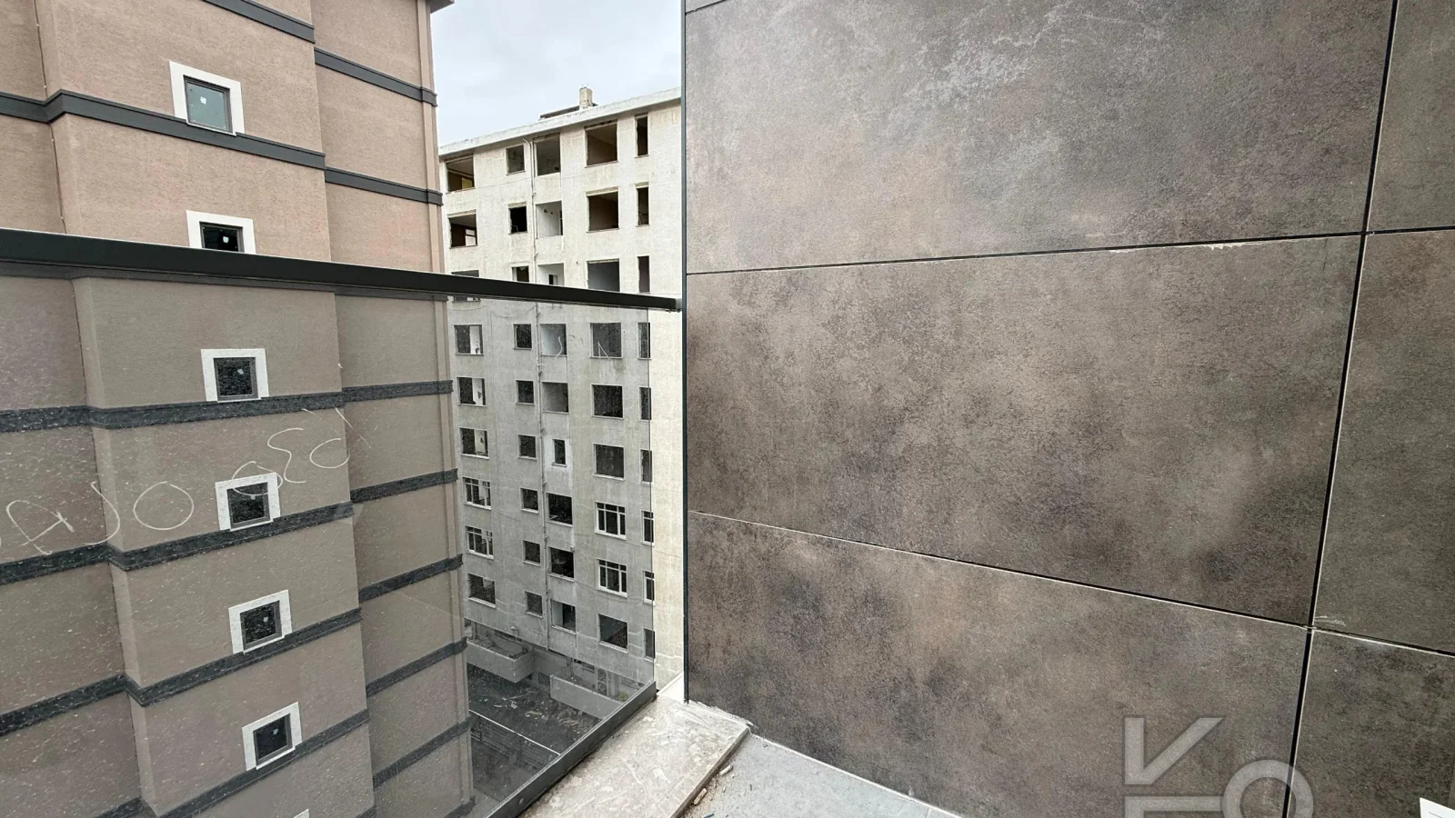 Laci̇vert Cadde Caddebostan Oturuma Hazir Balkonlu 3+1 95 M²net