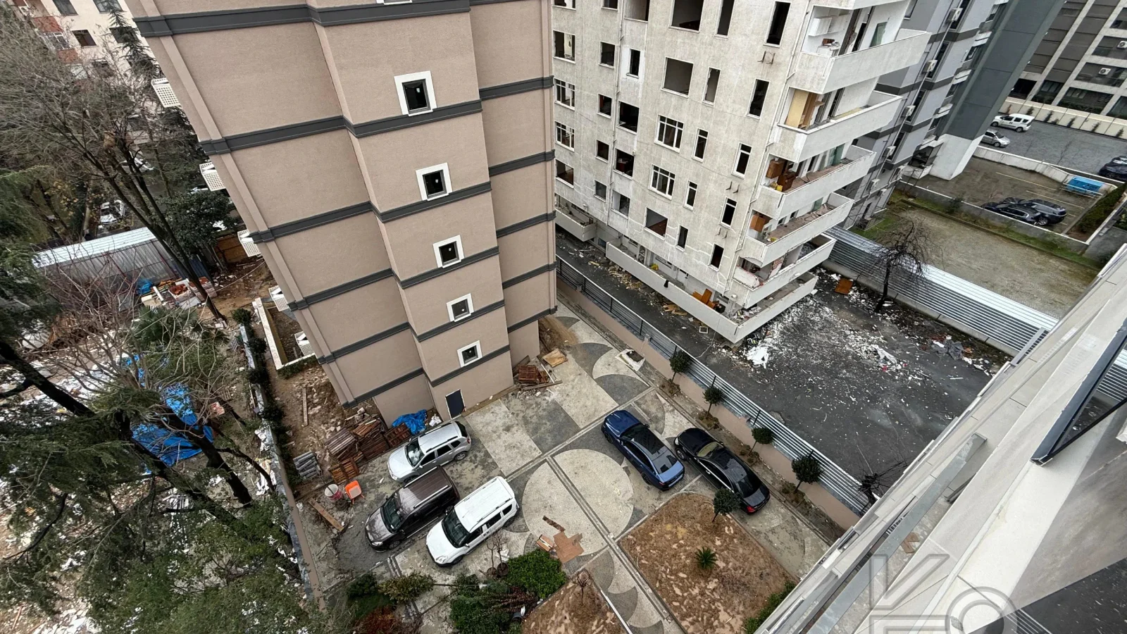 Laci̇vert Cadde Caddebostan Oturuma Hazir Balkonlu 3+1 95 M²net