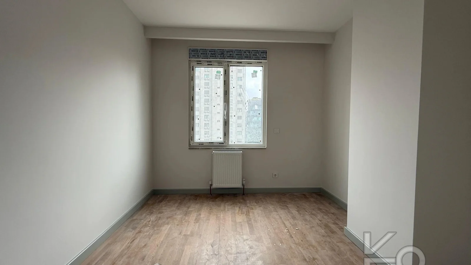 Laci̇vert Cadde Caddebostan Oturuma Hazir Balkonlu 3+1 95 M²net