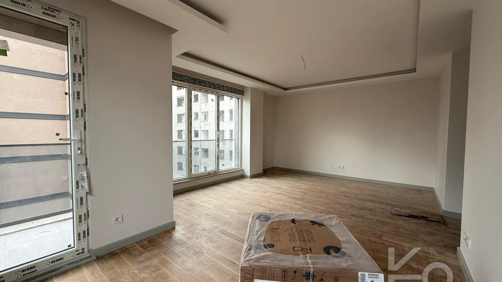 Laci̇vert Cadde Caddebostan Oturuma Hazir Balkonlu 3+1 95 M²net