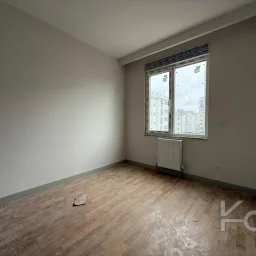Laci̇vert Cadde Caddebostan Oturuma Hazir Balkonlu 3+1 95 M²net