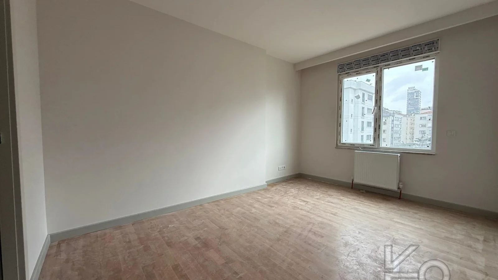Laci̇vert Cadde Caddebostan Oturuma Hazir Balkonlu 3+1 95 M²net