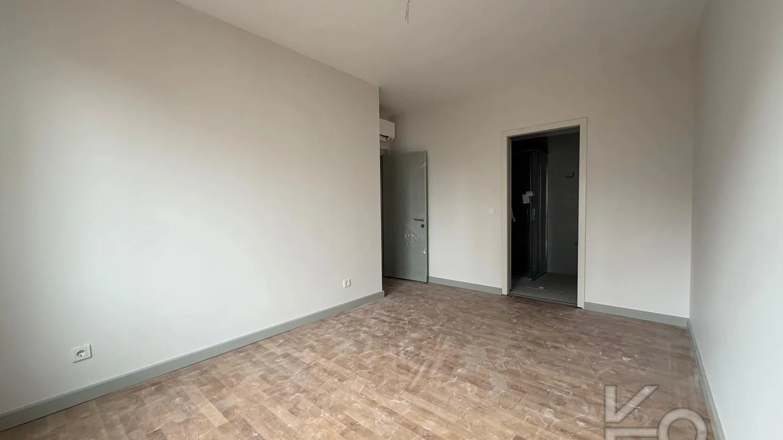 Laci̇vert Cadde Caddebostan Oturuma Hazir Balkonlu 3+1 95 M²net