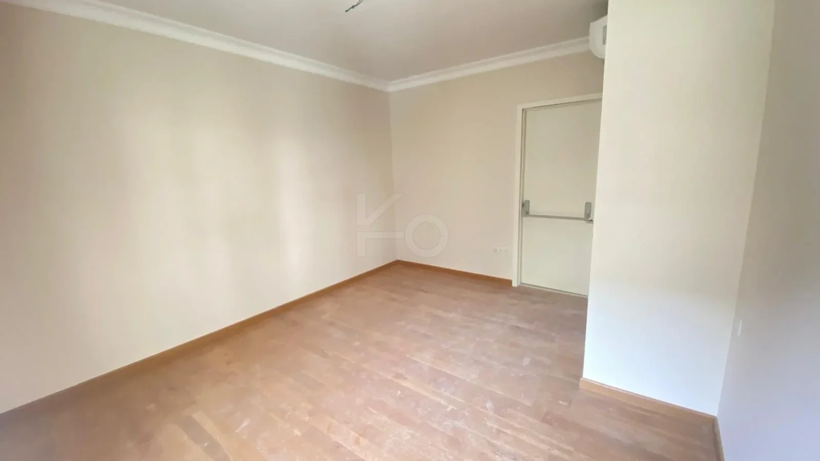 Lacivertcadde Gayrimenkul Erenköyde Divanın Sokağında 2+1 80 M² Net