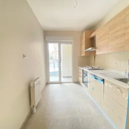 Lacivertcadde Gayrimenkul Erenköyde Divanın Sokağında 2+1 80 M² Net