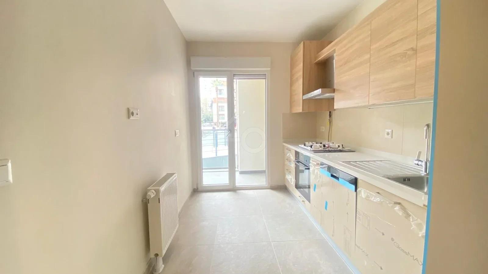 Lacivertcadde Gayrimenkul Erenköyde Divanın Sokağında 2+1 80 M² Net