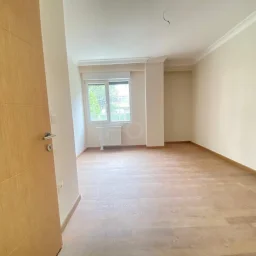 Lacivertcadde Gayrimenkul Erenköyde Divanın Sokağında 2+1 80 M² Net