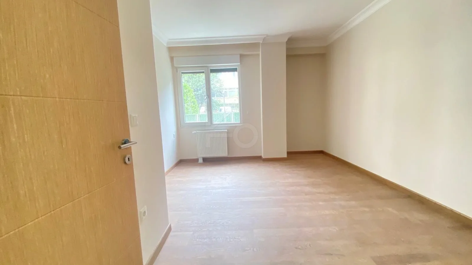 Lacivertcadde Gayrimenkul Erenköyde Divanın Sokağında 2+1 80 M² Net