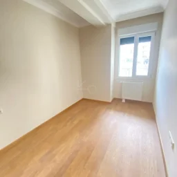 Lacivertcadde Gayrimenkul Erenköyde Divanın Sokağında 2+1 80 M² Net