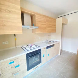 Lacivertcadde Gayrimenkul Erenköyde Divanın Sokağında 2+1 80 M² Net