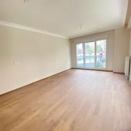Lacivertcadde Gayrimenkul Erenköyde Divanın Sokağında 2+1 80 M² Net