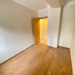 Lacivertcadde Gayrimenkul Erenköyde Divanın Sokağında 2+1 80 M² Net