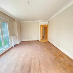 Lacivertcadde Gayrimenkul Erenköyde Divanın Sokağında 2+1 80 M² Net