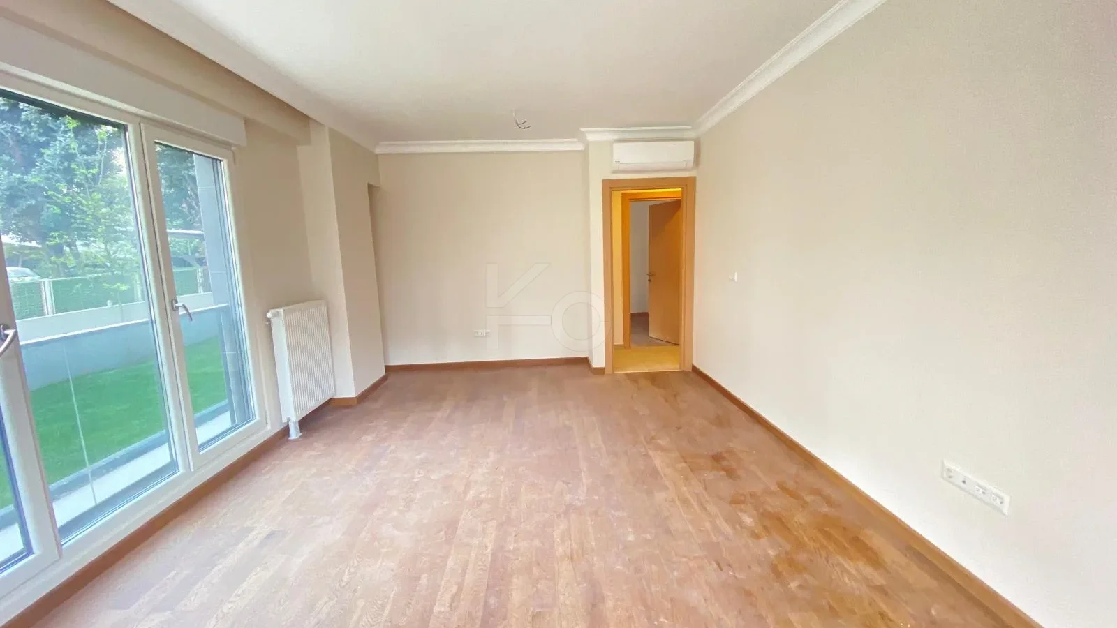 Lacivertcadde Gayrimenkul Erenköyde Divanın Sokağında 2+1 80 M² Net