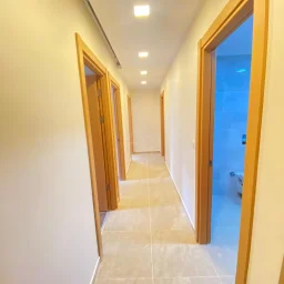 Lacivertcadde Gayrimenkul Erenköyde Divanın Sokağında 2+1 80 M² Net